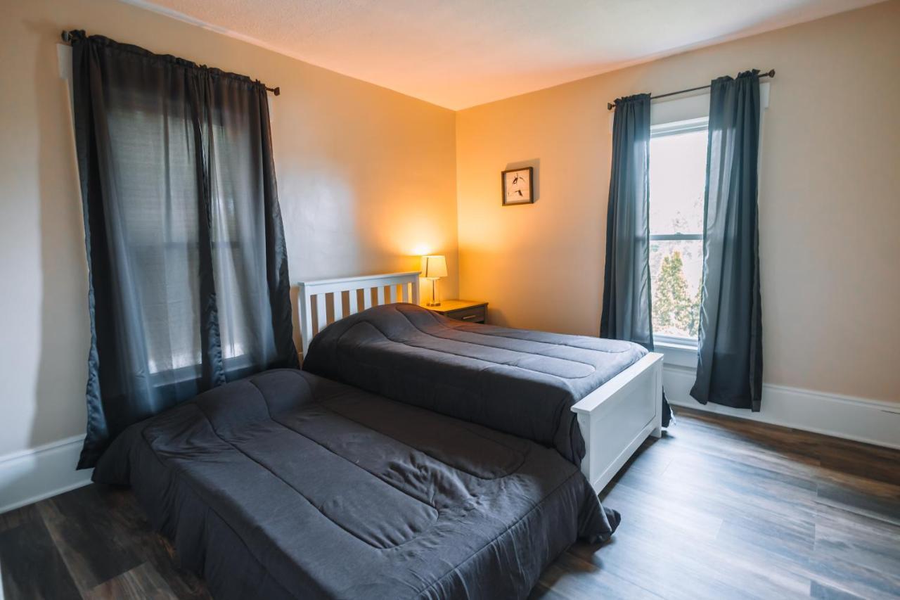Downtown Escape Great For Large Families & Groups Villa Sugarcreek Kültér fotó