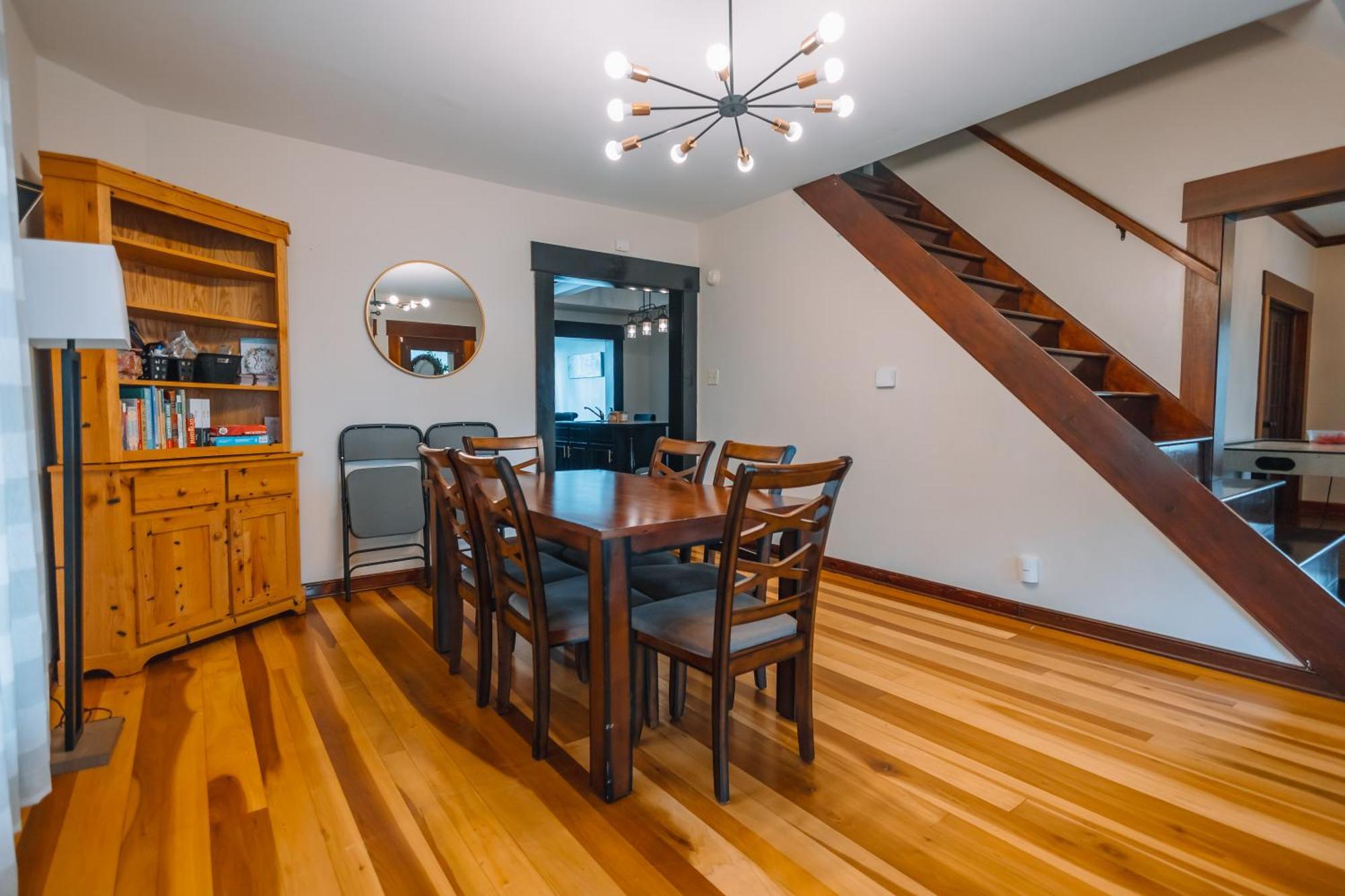 Downtown Escape Great For Large Families & Groups Villa Sugarcreek Kültér fotó