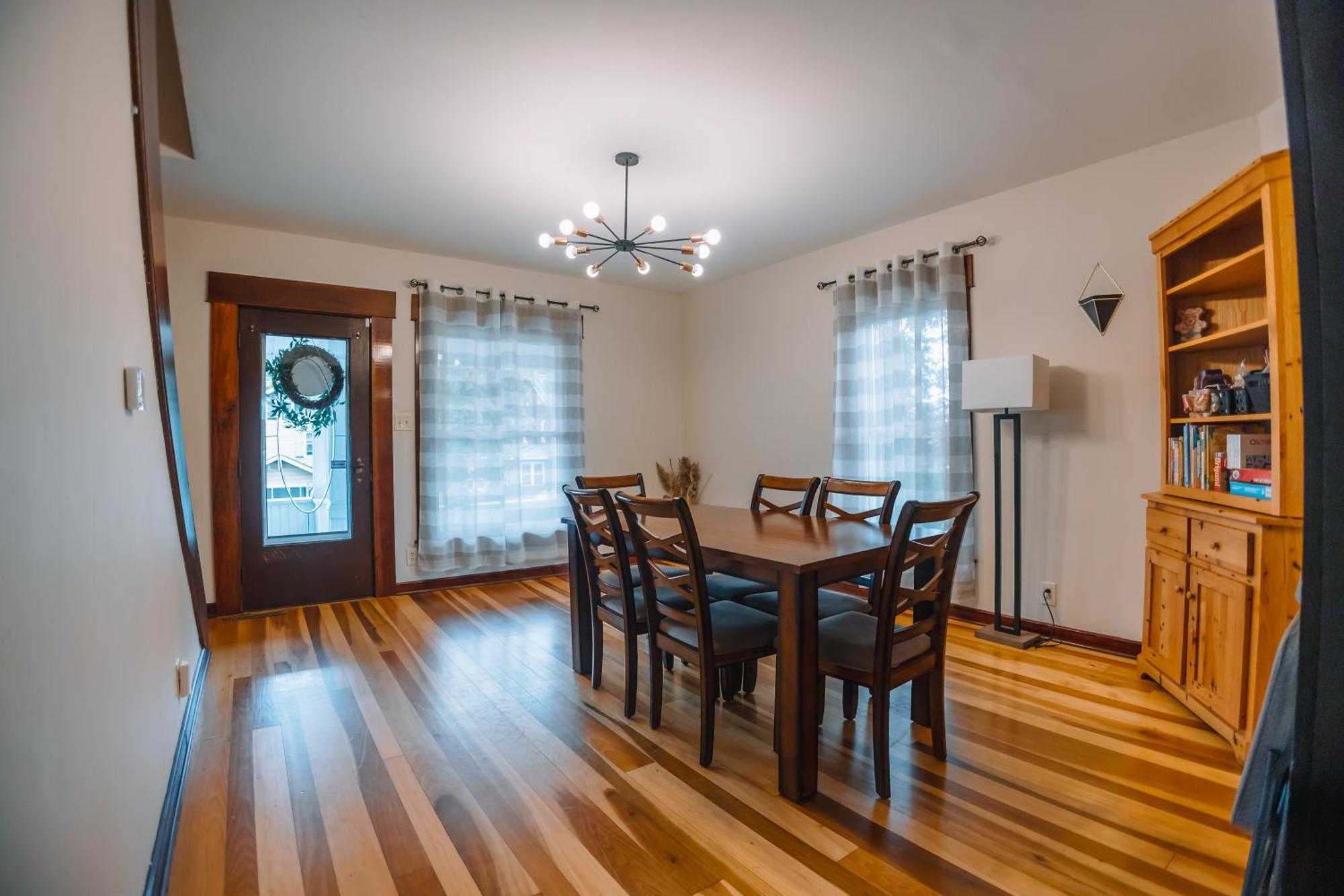 Downtown Escape Great For Large Families & Groups Villa Sugarcreek Kültér fotó